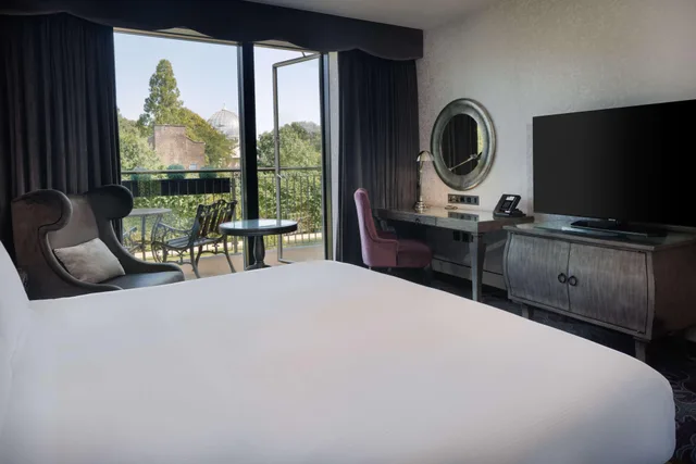 غرفة ديلوكس بسرير مزدوج بإطلالة، Hilton London Syon Park 3/4