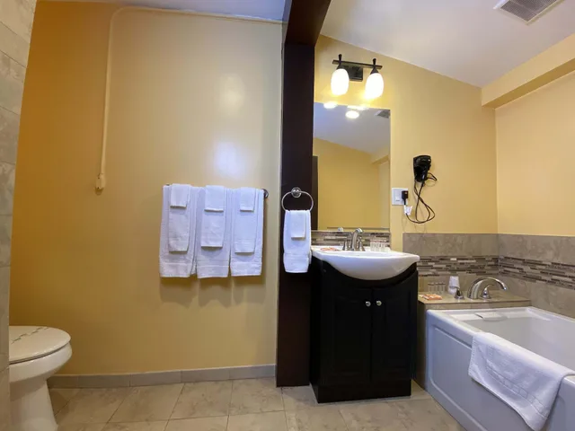 غرفة ديلوكس بسريرين كوين مع أريكة، El Patio Inn Studio City 7/10