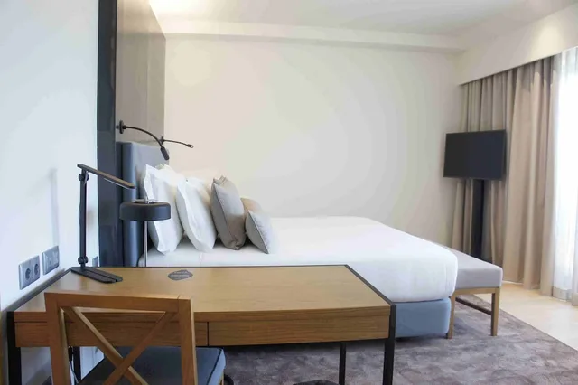 غرفة عائلية بسرير كينج بإطلالة على النهر مع أريكة، NEYA Porto Hotel 2/3