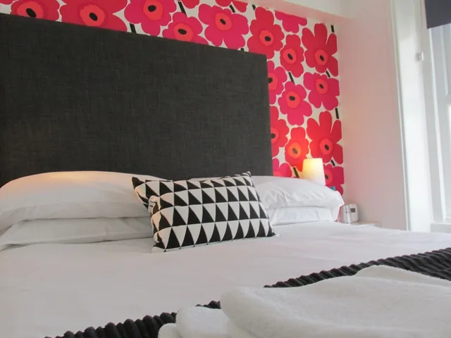 Room, Double Bed, The White House 7/10