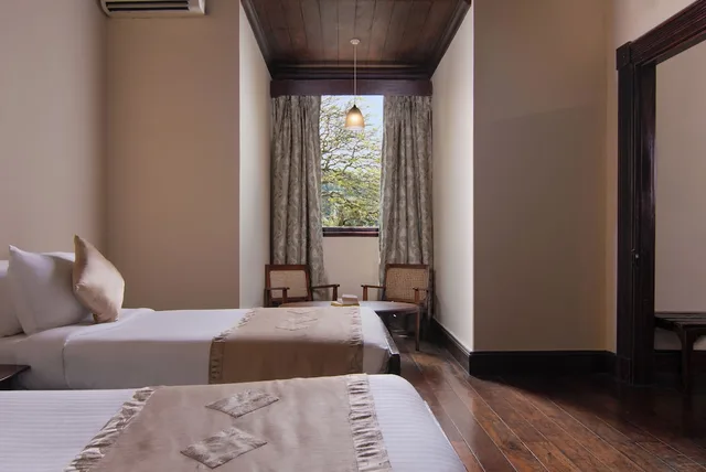غرفة عائلية بسريرين كينج، Queens Hotel 1/4
