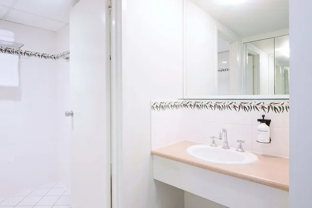 غرفة بسريرين منفصلين، Alpha Hotel Canberra 3/5