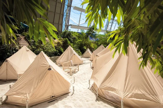 خيمة عائلية بأربعة أسرّة، Tropical Islands Resort 1/1