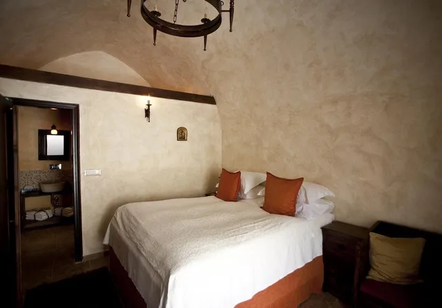 Suite, King Bed, Spirit Of The Knights Boutique Hotel 2/5