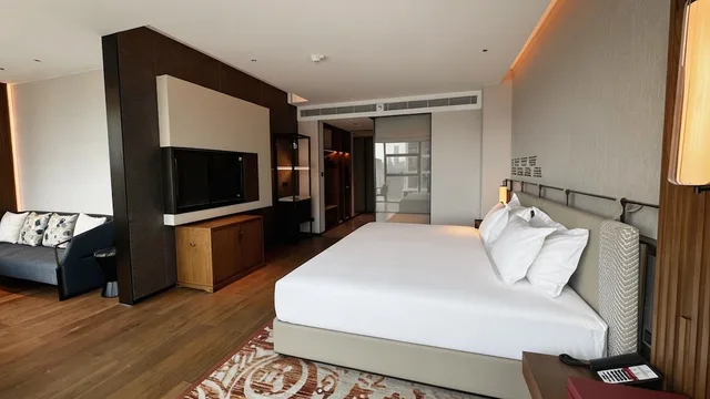 Hualuxe Guiyang Financial City, Guiyang 12/50