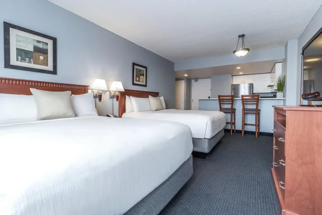جناح بغرفتي نوم، Hotel Saint Laurent Montreal 2/6