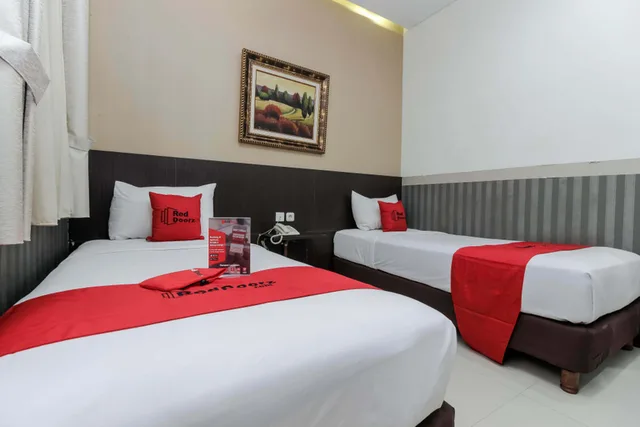 Reddoorz, Twin Beds، Reddoorz Plus @ Tuparev Cirebon 2/3