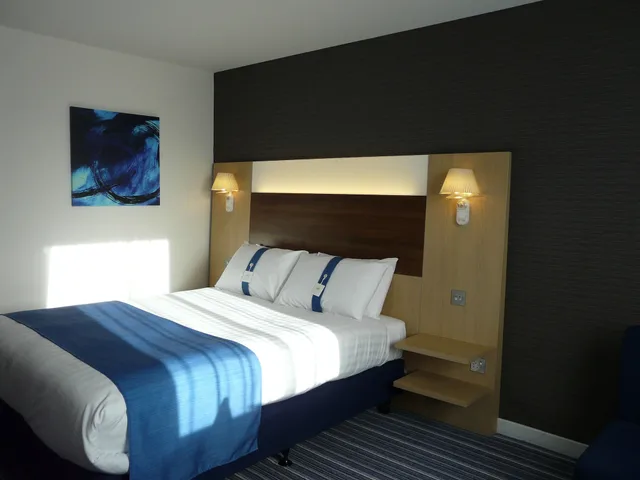 غرفة قياسية بسرير مزدوج، Holiday Inn Express Leigh - Sports Village 3/10