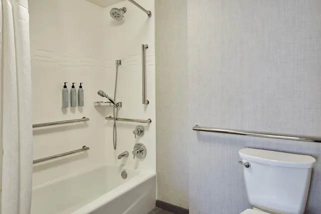 جناح استوديو بسرير كينج مع أريكة بحوض استحمام لذوي الإعاقة، Residence Inn By Marriott Los Angeles Westlake Village 7/8
