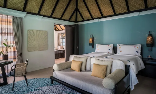3 Bedrooms, Sunrise, Water, Suite, Twin Beds, 2 King Beds، Four Seasons Resort Maldives at Kuda Huraa 1/4