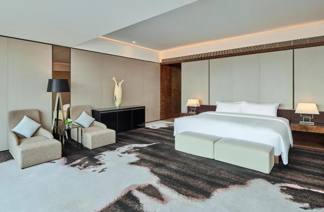 جناح بريميير بسرير كينج، Hilton Guangzhou Tianhe 1/2