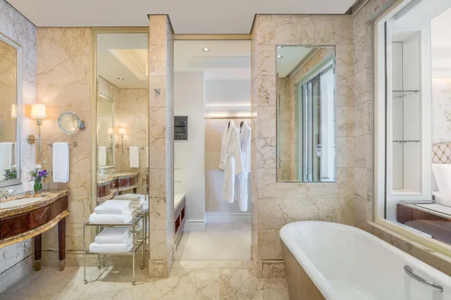 Caroline Astor, Garden, Suite, King Bed، The St Regis Singapore 6/9