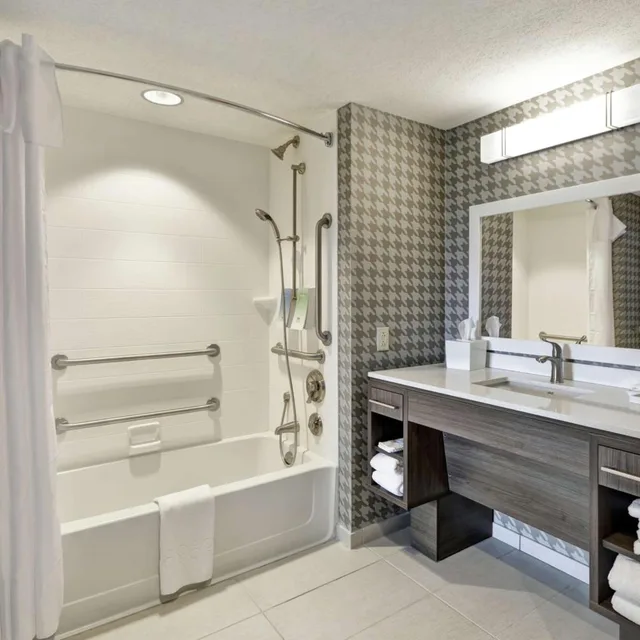 استوديو بسرير كوين مع أريكة لذوي الإعاقة، HOME2 SUITES BY HILTON PORTLAND AIRPORT 4/6