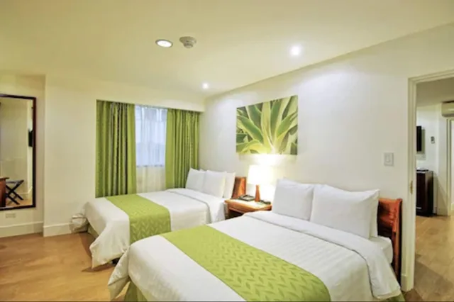 Family Suite, 1 Queen and 2 Double Beds, Balmoral Hotel 2/4