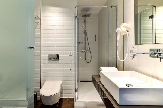 غرفة عائلية بسرير كوين، Belgrade Art Hotel 4/4