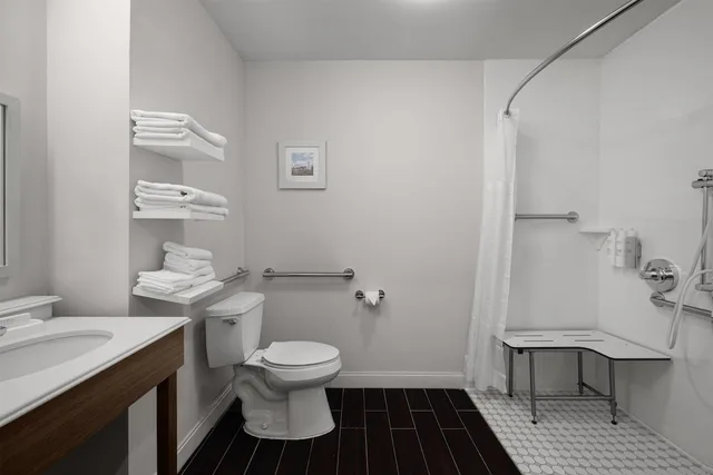 غرفة بسرير كينج لذوي الإعاقة، Hampton Inn Morristown 4/5