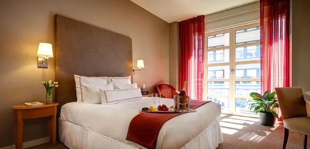 Room, Queen Bed, Hotel Giraffe 1/3