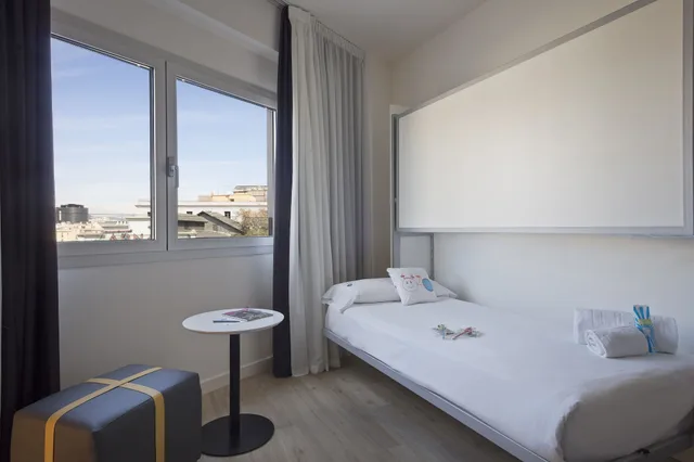 Connecting, Town House, Studio, King and Twin Beds, City View, Innside by Melia Barcelona Apolo 2/5