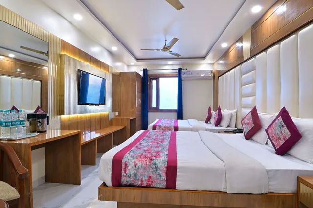 Family, 6 Beds, 2 Double Beds, Bunk Bed, Hotel Glow Inn 4/10