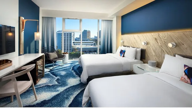 Deluxe, 2 Queen Beds, Resort View, Accessible, W Fort Lauderdale 2/4