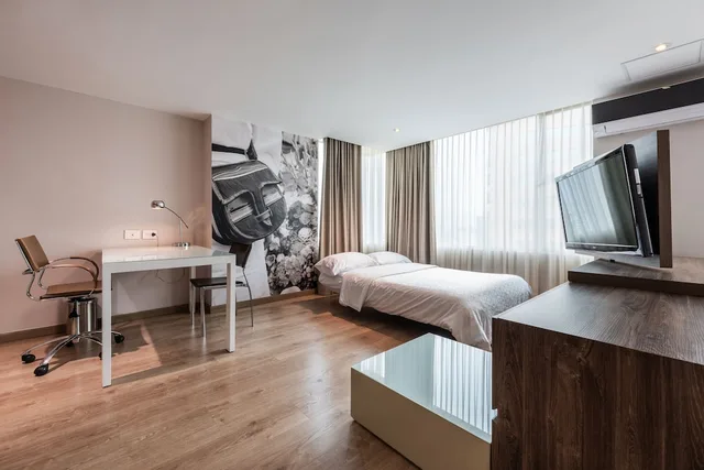 Standard, Queen Bed, HOLIDAY INN EXPRESS MEDELLIN 7/10