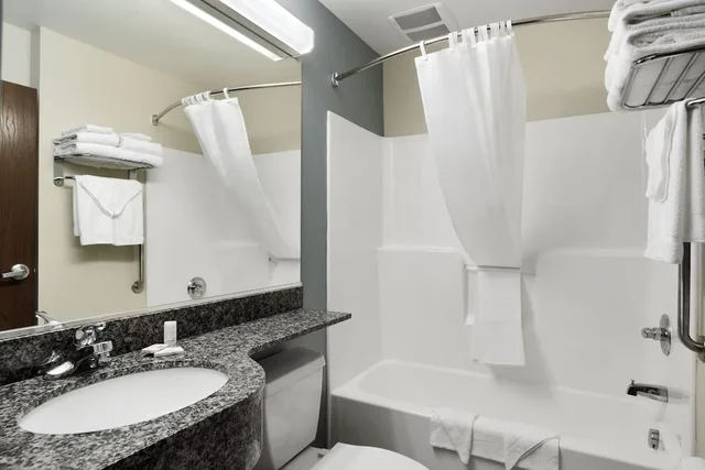 غرفة قياسية بسريرين كوين لذوي الإعاقة، Microtel Inn & Suites By Wyndham Waynesburg 9/10