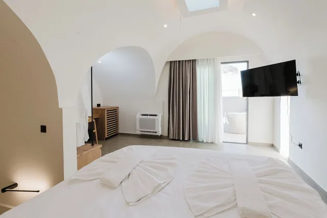 Zen, Suite, Queen Bed, Sea View, Two Story, Sofa, Private Pool, Evexia Boutique Hotel & Spa - Adults Only 5/10