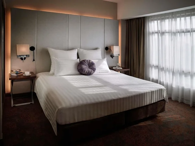 جناح تنفيذي بسرير كينج مع أريكة مع دخول صالة النادي، Pullman Hanoi Hotel 1/10