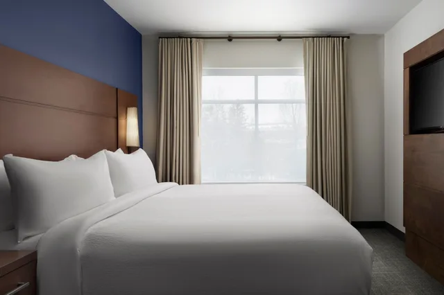 جناح بسرير كينج بغرفة نوم واحدة مع أريكة، Inn at Bellefield / Hyde Park 4/10