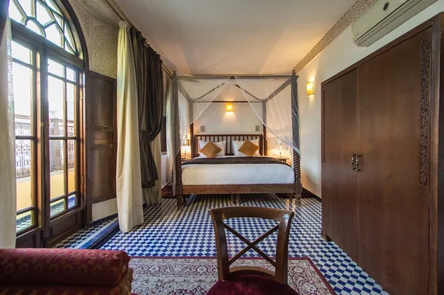 Azur, Suite, King Bed, Riad Les Remparts de Fes 2/2