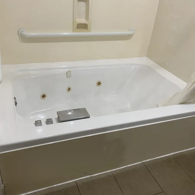 غرفة بسريرين مزدوجين، Quality Inn Suites University Airport 2/2