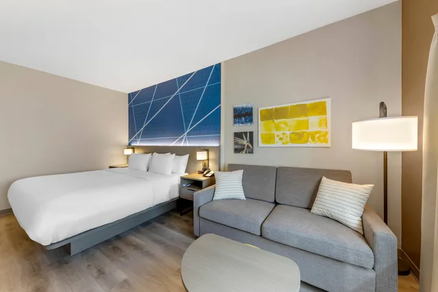Room, King Bed, Comfort Inn & Suites Oklahoma City, OK 1/7