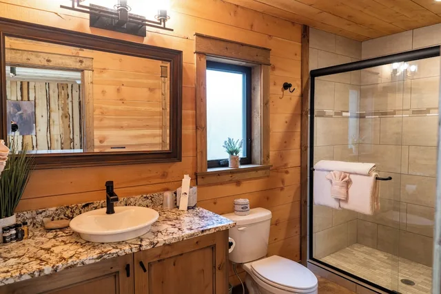 Lodge, 6 Beds, 3 King Beds, Zion Mountain Ranch 7/8