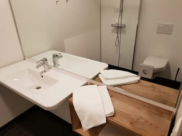 Design, Queen Bed، Yggdrasil Farmhotel Retreat, Spa & Yoga 4/5