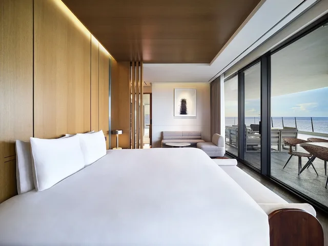 Presidential, Club, Suite, 1 King and 1 Single Beds, Ocean View, Parnas Hotel Jeju 2/5