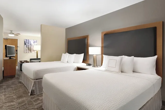 جناح بسريرين كوين لذوي الإعاقة، SpringHill Suites Phoenix North 1/2