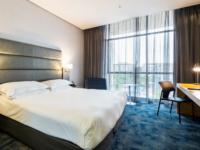 غرفة قياسية بسرير مزدوج، aha Gateway Hotel 1/4