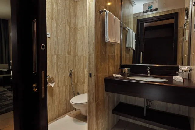 Executive Suite with One King Bed - CM، فندق ام من ميلينيوم(M Hotel Makkah By Millennium) 7/7