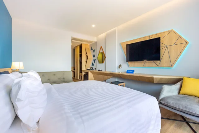 غرفة ديلوكس بسرير مزدوج بإطلالة على المسبح بشرفة، Bluesotel Smart Krabi Aonang Beach Adults Only 7/10