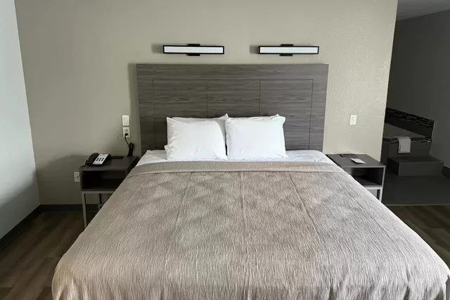 Room, King Bed, Quality Inn & Suites Biloxi - Ocean Springs 4/7