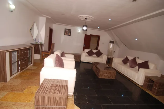 جناح رئاسي بسرير مزدوج، The Grosvenor Suite 4/5