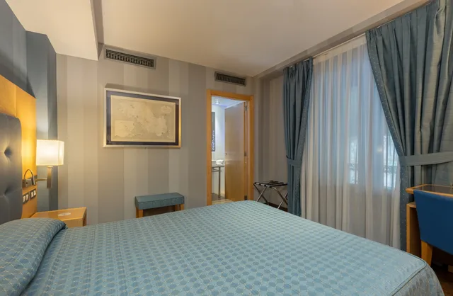 غرفة ثلاثية مفردة، Del Mar Hotel 4/8