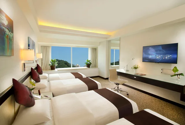 غرفة قياسية رباعية، Regal Riverside Hotel 1/2
