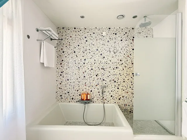 Superior, Suite, King Bed, Marge Hotel 5/6