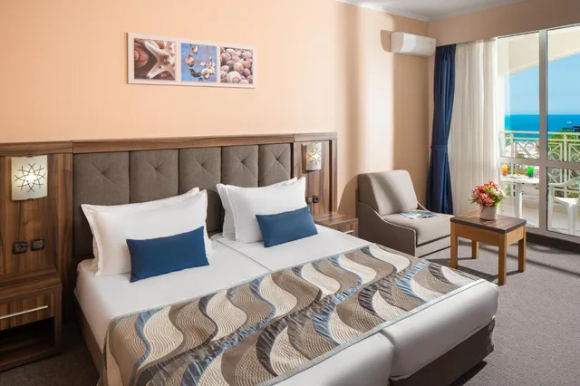 Comfort, Twin Beds, Balcony, Pool Access، Alba 2/4