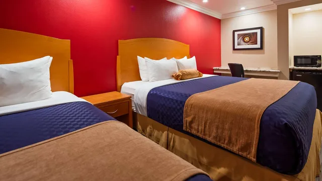 غرفة بسريرين كوين لذوي الإعاقة، Best Western Plus Anaheim Orange County Hotel 3/3