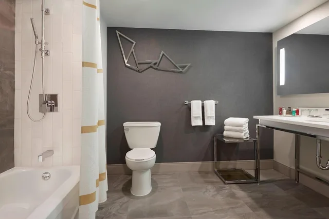 غرفة تقليدية بسريرين مزدوجين، Toronto Marriott City Centre Ex Renaissance Toronto Hotel 3/6