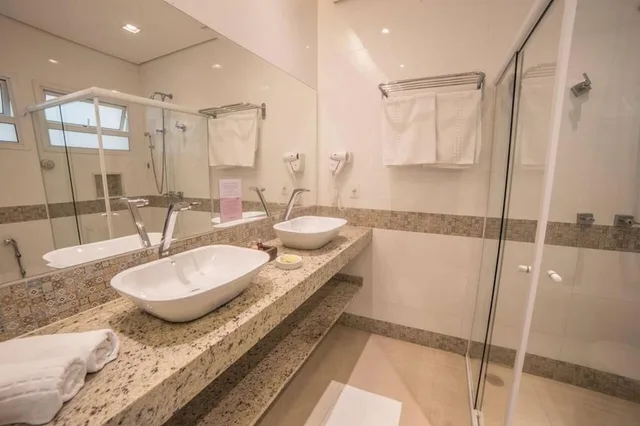 دوبلكس بسرير مزدوج وسريرين منفصلين بإطلالة على البحر، Amora Hotel 4/4