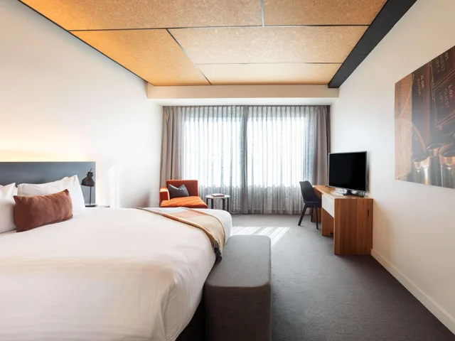 Standard, Twin Beds, Peppers Silo Launceston 4/10