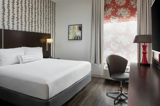 Room, King Bed, Fairfield Inn & Suites Washington, DC/Downtown 2/4